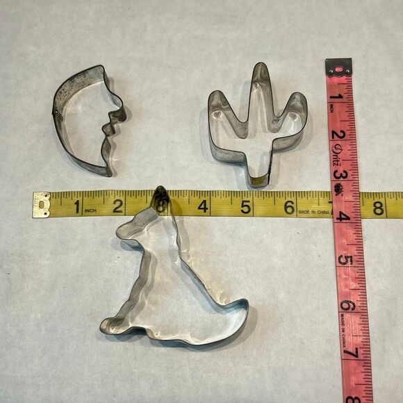 Vtg SET Aluminum Cookie Cutter Metal Coyote Cactus Moon Southwest - Picture 3 of 3